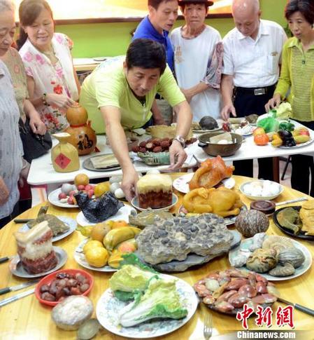 重阳节福州石头宴“满汉全席”以假乱真