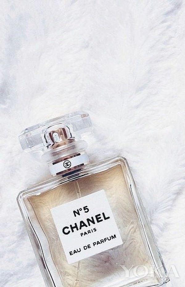 Chanel终回巴黎撩人 高级手工坊迷晕一票时尚爱豆